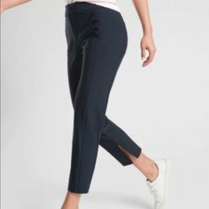 Athleta Stellar Crop Trousers Ankle Pants with Pocket in Navy - Size 8 Tall